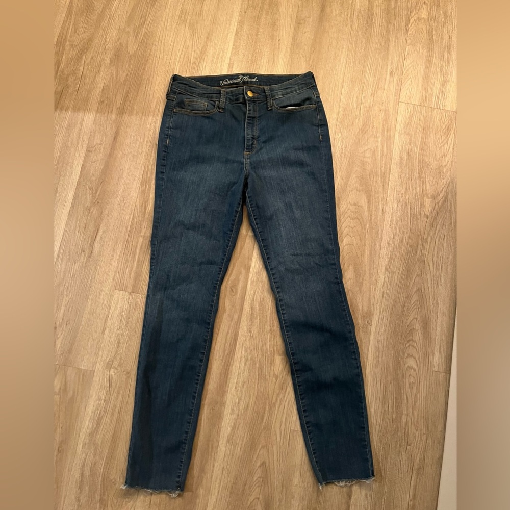 Universal Thread, Medium Wash, Straight Leg Jean, 28R Women’s